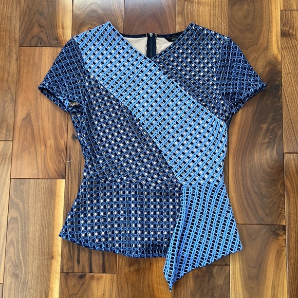 BCBGMaxAzria peplum short sleeve top. Size small - Picture 9 of 11